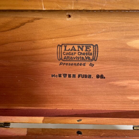 Lane Cedar Keepsake Cedar Box Keyhole McEwen Furniture Co. Altavista VA No Key - Picture 3 of 9